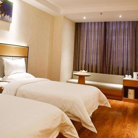Golmud Greentree Inn Geermu Walking Street Business Hotel מראה חיצוני תמונה