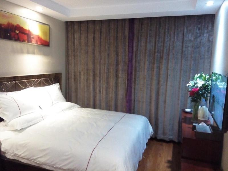 Golmud Greentree Inn Geermu Walking Street Business Hotel מראה חיצוני תמונה