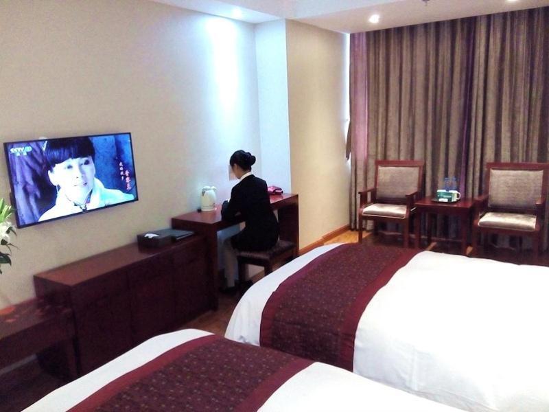 Golmud Greentree Inn Geermu Walking Street Business Hotel מראה חיצוני תמונה