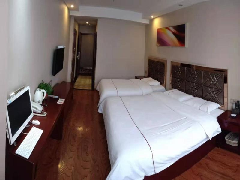 Golmud Greentree Inn Geermu Walking Street Business Hotel מראה חיצוני תמונה