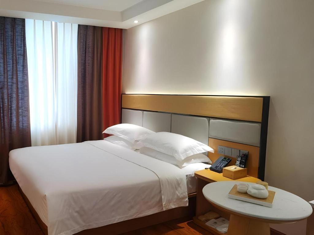 Golmud Greentree Inn Geermu Walking Street Business Hotel מראה חיצוני תמונה