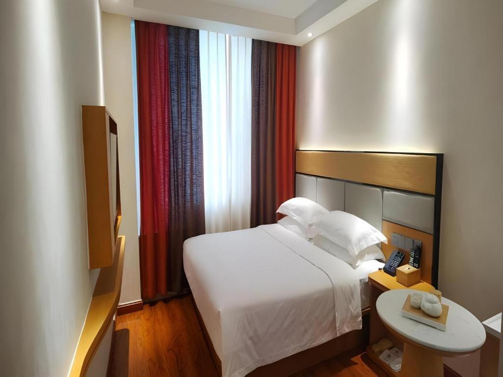 Golmud Greentree Inn Geermu Walking Street Business Hotel מראה חיצוני תמונה