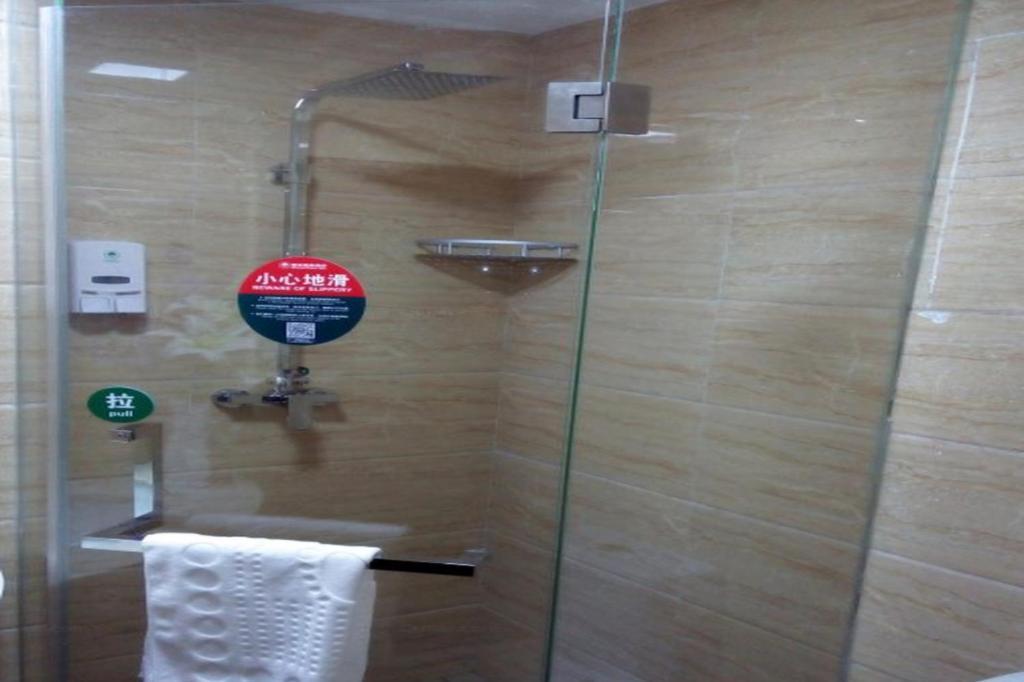 Golmud Greentree Inn Geermu Walking Street Business Hotel מראה חיצוני תמונה