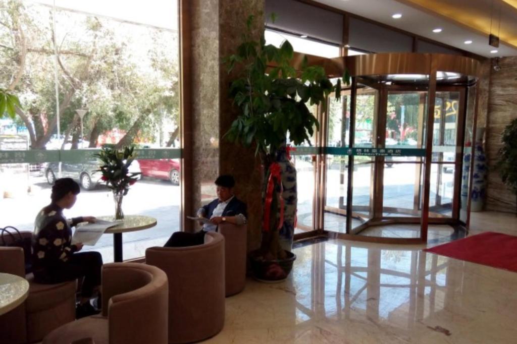 Golmud Greentree Inn Geermu Walking Street Business Hotel מראה חיצוני תמונה