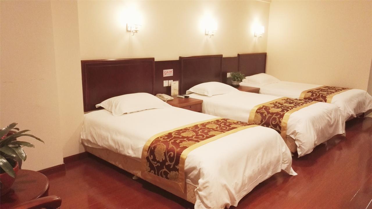 Golmud Greentree Inn Geermu Walking Street Business Hotel מראה חיצוני תמונה