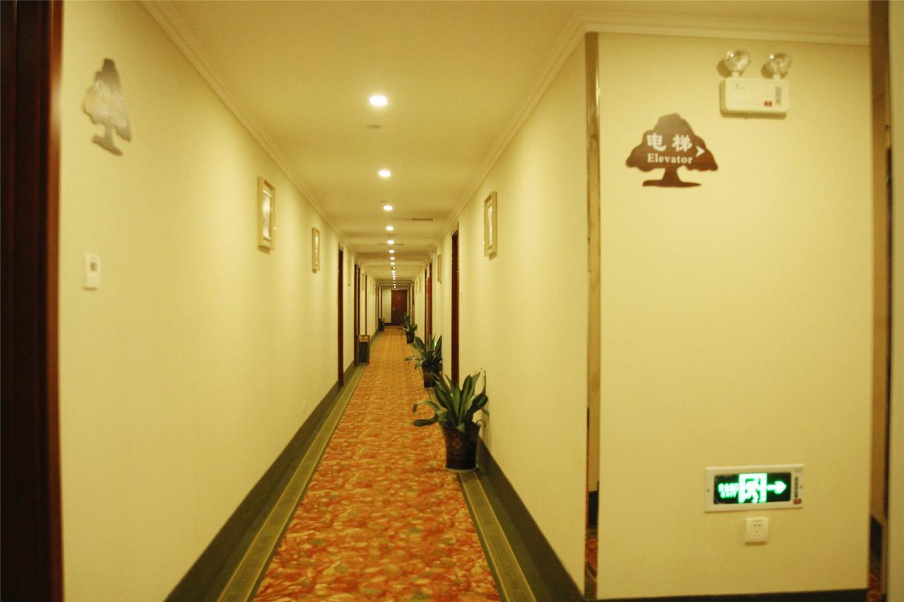 Golmud Greentree Inn Geermu Walking Street Business Hotel מראה חיצוני תמונה