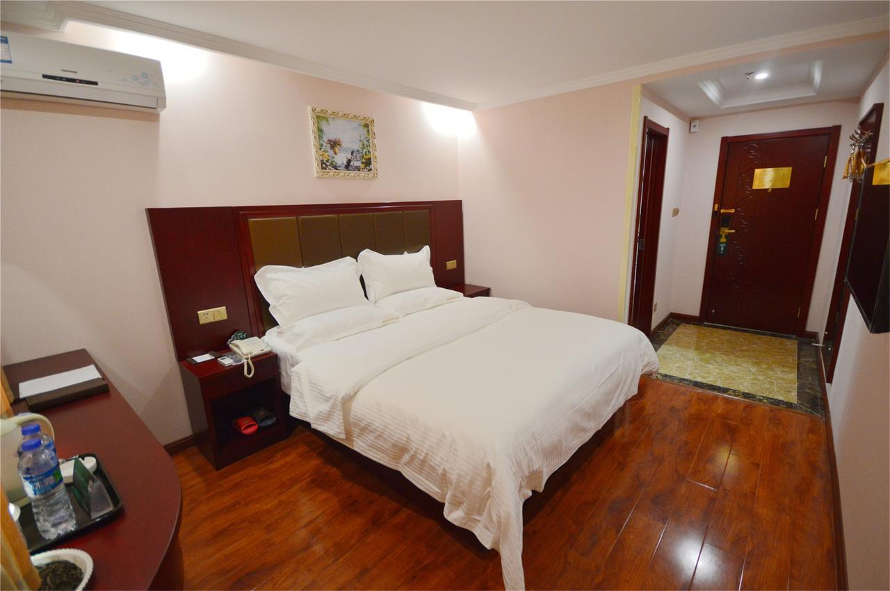 Golmud Greentree Inn Geermu Walking Street Business Hotel מראה חיצוני תמונה