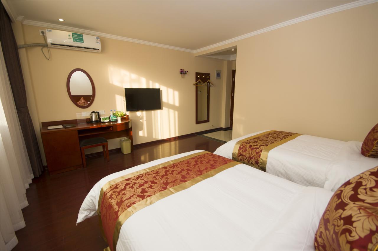 Golmud Greentree Inn Geermu Walking Street Business Hotel מראה חיצוני תמונה