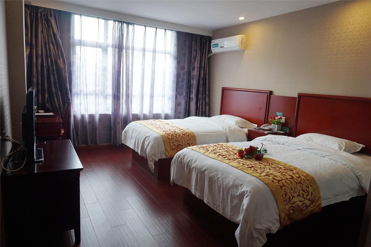 Golmud Greentree Inn Geermu Walking Street Business Hotel מראה חיצוני תמונה